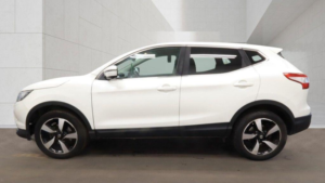 2015 Nissan Qashqai 1.2 Dig-T N-Tec 2WD Euro 6 (s/s) 5dr in White — image 6