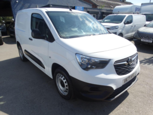 2021 Vauxhall Combo 1.5 Turbo D 2300 Edition L1 H1 Euro 6 (s/s) 4dr in White — image 3