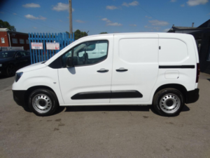2021 Vauxhall Combo 1.5 Turbo D 2300 Edition L1 H1 Euro 6 (s/s) 4dr in White — image 5