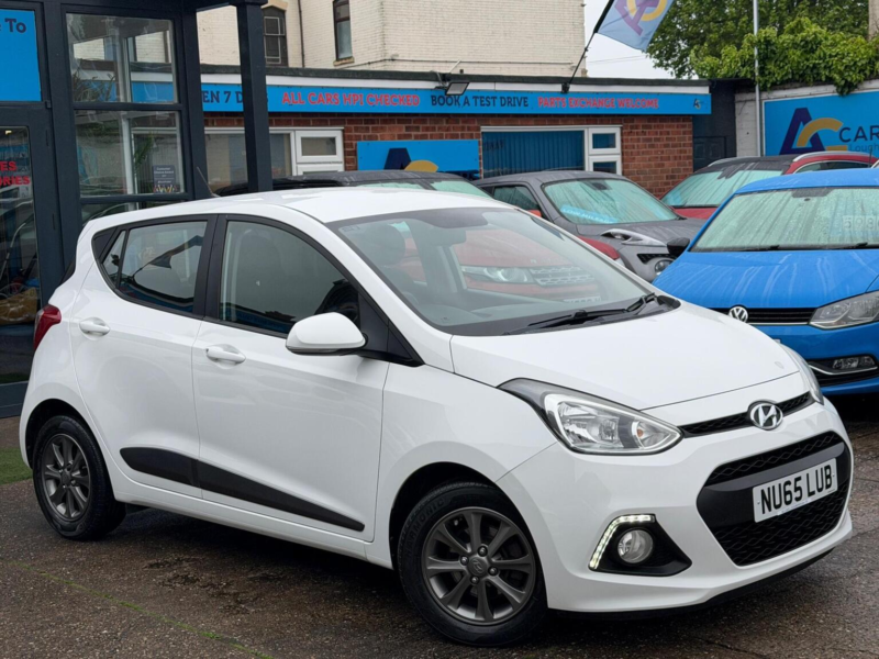 2015 Hyundai I10 1.2 Premium Euro 5 5dr in White — image 1