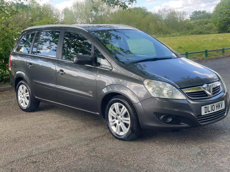 2010 Vauxhall Zafira 1.8 16v Design Euro 4 5dr in Grey — image 1