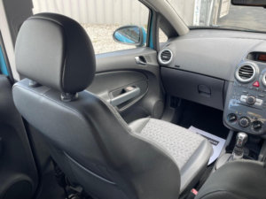 2012 Vauxhall Corsa 1.4 16v Se Auto Euro 5 5dr in Blue — image 3