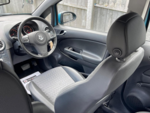 2012 Vauxhall Corsa 1.4 16v Se Auto Euro 5 5dr in Blue — image 5
