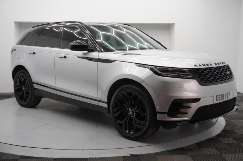 2019 Land Rover Range Rover Velar 2.0 P250 R-Dynamic Se Auto 4WD Euro 6 (s/s) 5dr in Silver — image 1