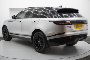 2019 Land Rover Range Rover Velar 2.0 P250 R-Dynamic Se Auto 4WD Euro 6 (s/s) 5dr in Silver — image 3