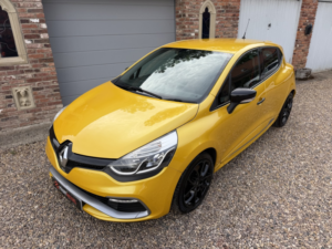 2015 Renault Clio 1.6 Renaultsport Nav 200 Auto in Yellow — image 2