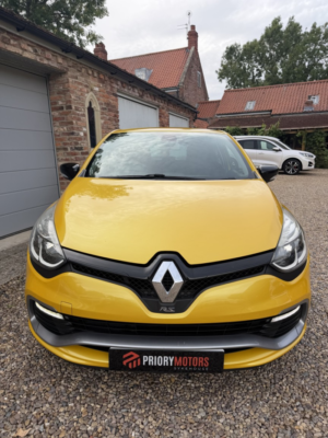 2015 Renault Clio 1.6 Renaultsport Nav 200 Auto in Yellow — image 6