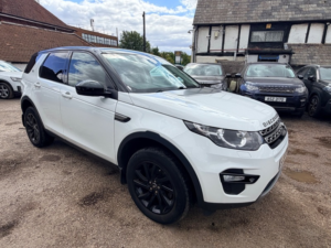 2018 Land Rover Discovery Sport Td4 Se Tech in White — image 2
