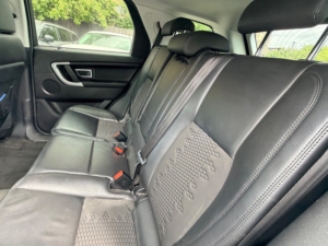 2018 Land Rover Discovery Sport Td4 Se Tech in White — image 3