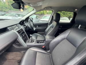 2018 Land Rover Discovery Sport Td4 Se Tech in White — image 4