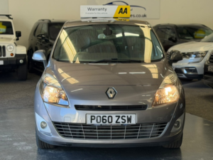 2010 Renault Grand Scenic 2.0 Dci Privilege Tomtom in Grey — image 3