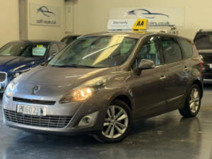 2010 Renault Grand Scenic 2.0 Dci Privilege Tomtom in Grey — image 4