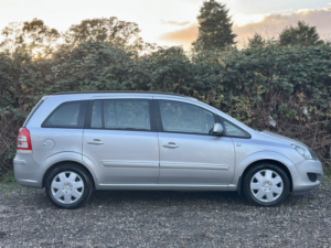 2013 Vauxhall Zafira 1.6 16v Exclusiv in Silver — image 4