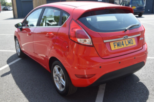2014 Ford Fiesta 1.25 Zetec Euro 5 5dr in Red — image 5