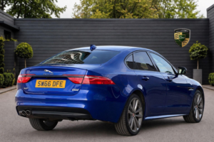 2017 Jaguar Xf 2.0d R-Sport Auto AWD Euro 6 (s/s) 4dr in Blue — image 5