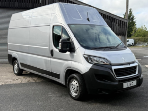 2023 Peugeot Boxer 2.2 Bluehdi 335 Professional Premium + L3 H3 Euro 6 (s/s) 5dr in Grey — image 2