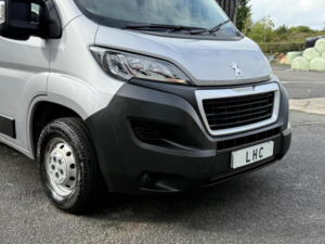 2023 Peugeot Boxer 2.2 Bluehdi 335 Professional Premium + L3 H3 Euro 6 (s/s) 5dr in Grey — image 4