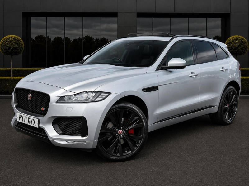 2017 Jaguar F-Pace 3.0 D300 V6 S Auto AWD Euro 6 (s/s) 5dr in Silver — image 1
