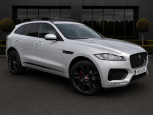 2017 Jaguar F-Pace 3.0 D300 V6 S Auto AWD Euro 6 (s/s) 5dr in Silver — image 4