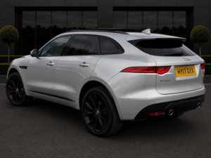 2017 Jaguar F-Pace 3.0 D300 V6 S Auto AWD Euro 6 (s/s) 5dr in Silver — image 5