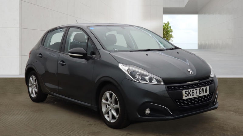 2017 Peugeot 208 1.2 Puretech Active in Grey — image 1