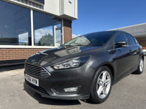2016 Ford Focus 1.0 T Ecoboost Zetec in Grey — image 3
