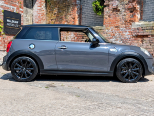 2016 MINI Hatch 2.0 Cooper Sd 3-Door Hatch in Grey — image 4