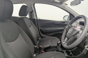 2017 Vauxhall Viva 1.0i Se Hatchback 5dr Petrol Manual Euro 6 (a/c) (75 Ps) in Green — image 3