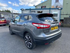 2016 Nissan Qashqai 1.5 Dci Tekna 2WD Euro 6 (s/s) 5dr in Grey — image 4