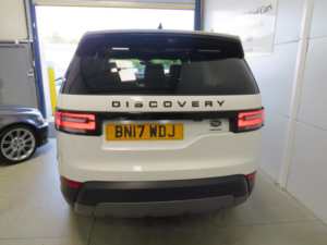 2017 Land Rover Discovery 3.0 Td V6 Hse Auto 4WD Euro 6 (s/s) 5dr in White — image 5