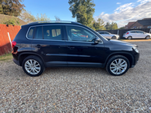 2010 Volkswagen Tiguan 2.0 Tdi Sport SUV 5dr Diesel Manual 4WD Euro 5 (140 Ps) in Black — image 5