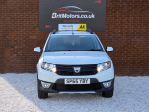 2015 Dacia Sandero Stepway 0.9 Stepway Ambiance Tce 90 in White — image 3