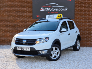 2015 Dacia Sandero Stepway 0.9 Stepway Ambiance Tce 90 in White — image 4