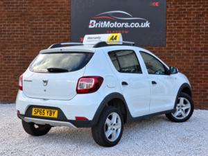 2015 Dacia Sandero Stepway 0.9 Stepway Ambiance Tce 90 in White — image 6