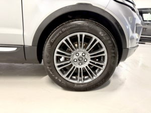 2013 Land Rover Range Rover Evoque 2.2 Sd4 190bhp Pure Tech Auto in Grey — image 4