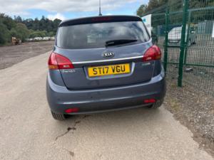 2017 Kia Venga 1.6 4 MPV 5dr Petrol Manual Euro 6 (s/s) (123 Bhp) in Blue — image 5