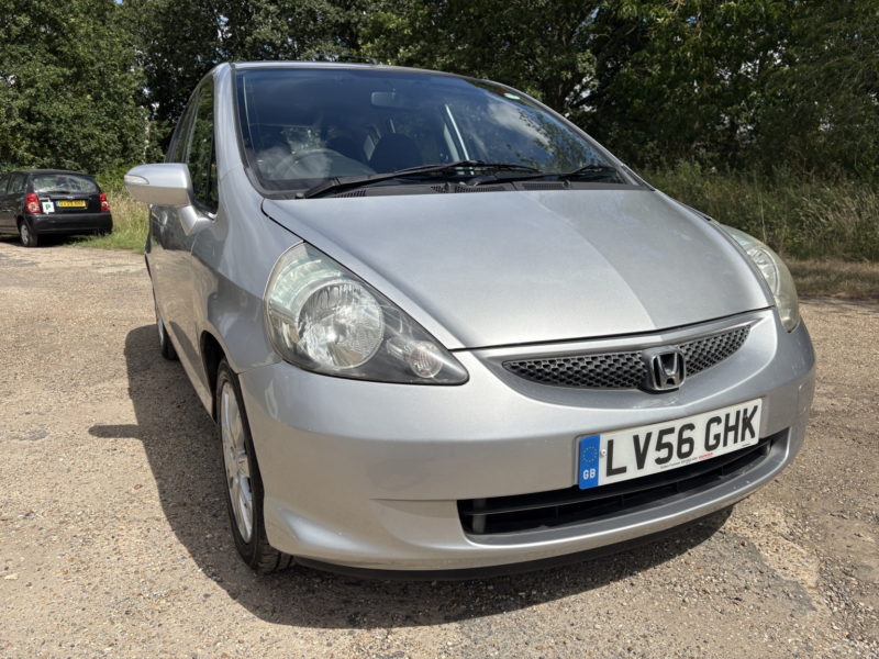 2006 Honda Jazz 1.4 I-Dsi Se in Silver — image 1