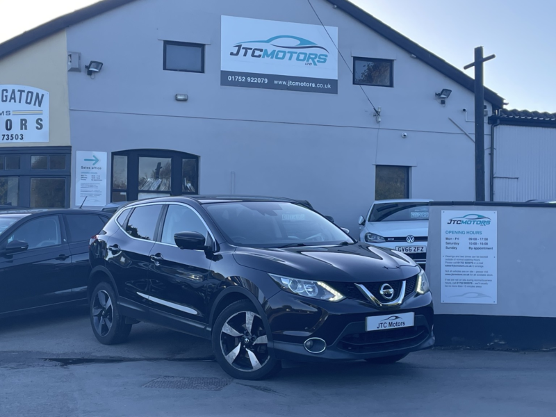 2015 Nissan Qashqai 1.5 Dci N-Tec 5dr Man, Black, Diesel + £20 Road Tax in Black — image 1