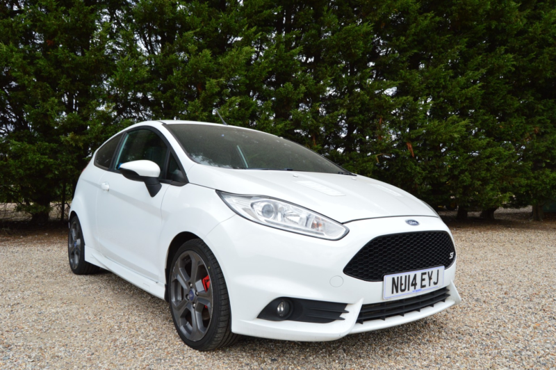 2014 Ford Fiesta 1.6 T Ecoboost St-2 in White — image 1