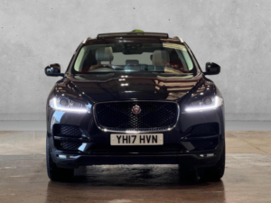 2017 Jaguar F-Pace 2.0 D180 Portfolio Auto AWD Euro 6 (s/s) 5dr in Black — image 2