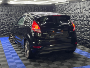 2016 Ford Fiesta 1.0t Ecoboost Zetec S Euro 6 (s/s) 3dr in Black — image 4