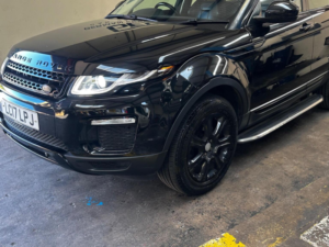 2017 Land Rover Range Rover Evoque 2.0 Td4 Se Tech Auto 4WD Euro 6 (s/s) 5dr in Black — image 2