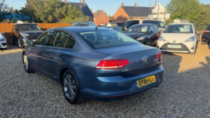 2018 Volkswagen Passat 1.6 Tdi Bluemotion Euro 6 (s/s) 4dr in Blue — image 5