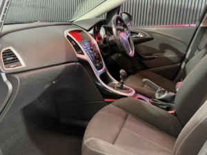 2015 Vauxhall Astra 1.6 I Sri in Silver — image 3