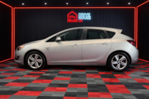 2015 Vauxhall Astra 1.6 I Sri in Silver — image 5