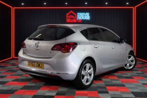 2015 Vauxhall Astra 1.6 I Sri in Silver — image 6