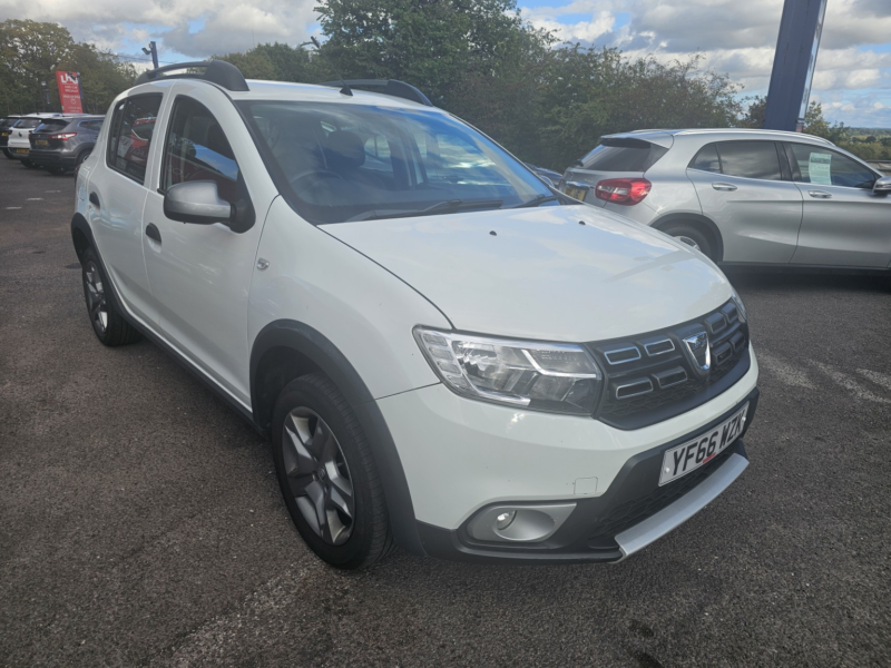 2017 Dacia Sandero Stepway 0.9 Stepway Laureate Tce 90 in White — image 1