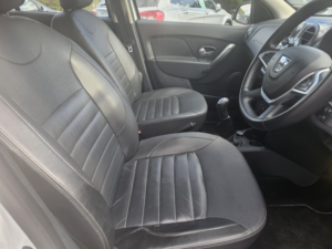 2017 Dacia Sandero Stepway 0.9 Stepway Laureate Tce 90 in White — image 3