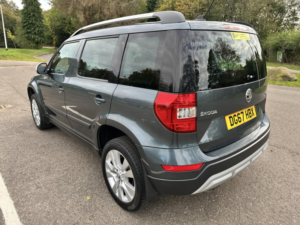 2017 Skoda Yeti 2.0 Tdi Se L Drive Outdoor 5dr Diesel Manual Euro 6 (s/s) (110 Ps) in Grey — image 5