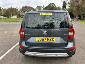 2017 Skoda Yeti 2.0 Tdi Se L Drive Outdoor 5dr Diesel Manual Euro 6 (s/s) (110 Ps) in Grey — image 6